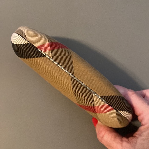 Burberry Glasses Case - Picture 4 of 7